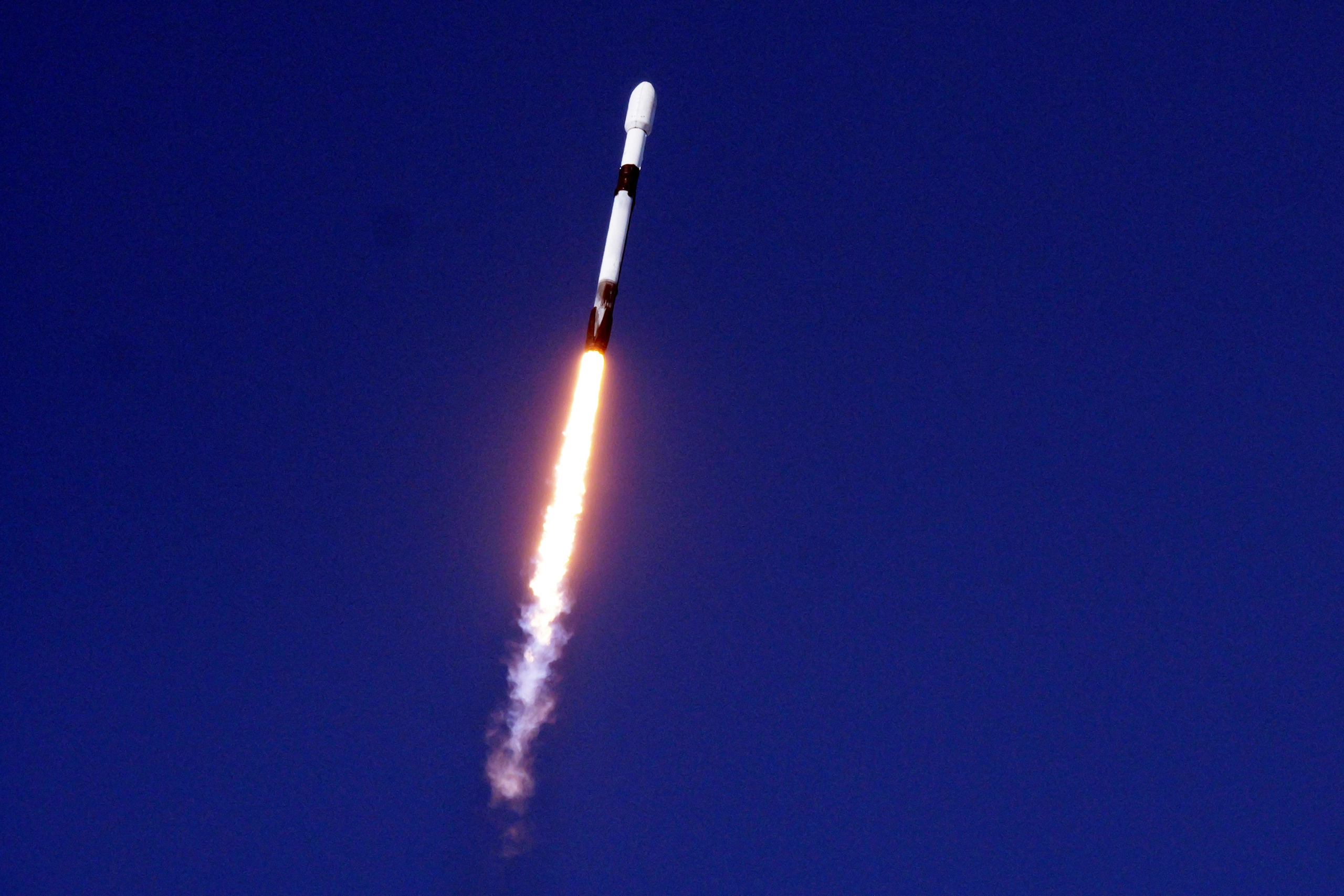 peluncuran satelit merah putih 2